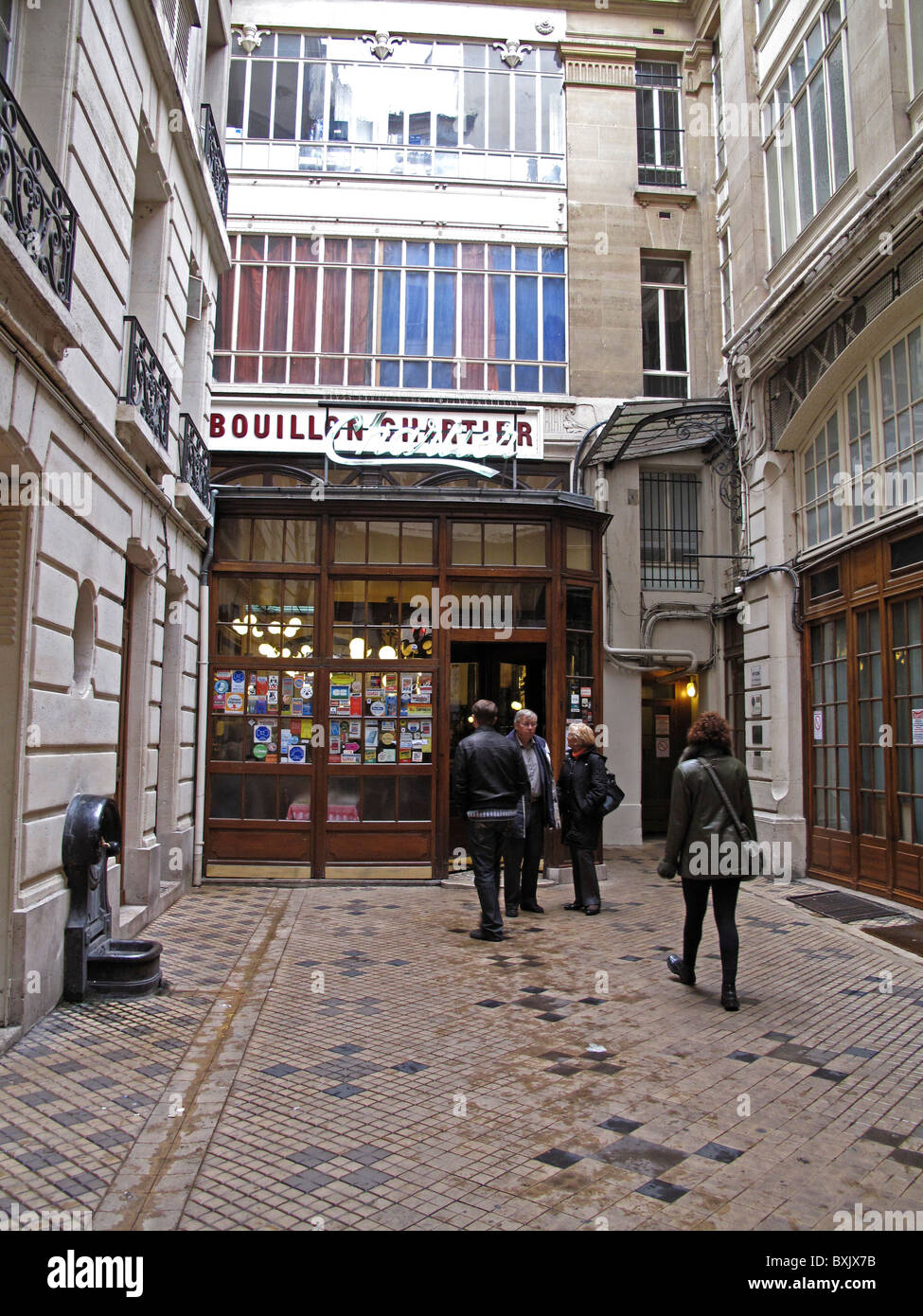 Rue Faubourg Montmartre Paris Stockfotos und bilder Kaufen Alamy Rue Faubourg Montmartre Paris Stockfotos und bilder Kaufen Alamy