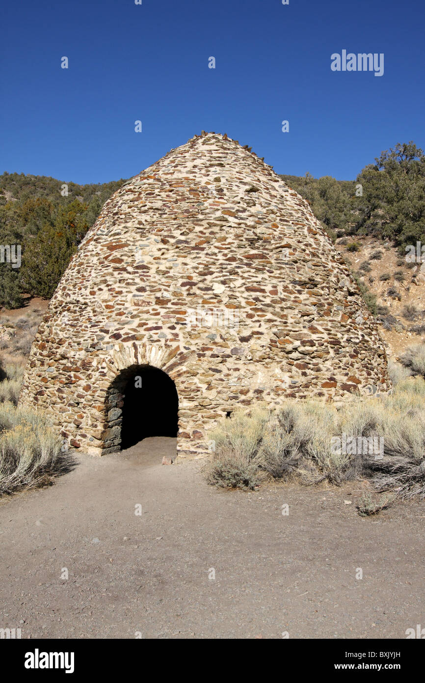 Death Valley Nationalpark Wildrose Canyon Charcoal Kilns gelten als die am besten erhaltenen Beispiele für solche Öfen. Stockfoto