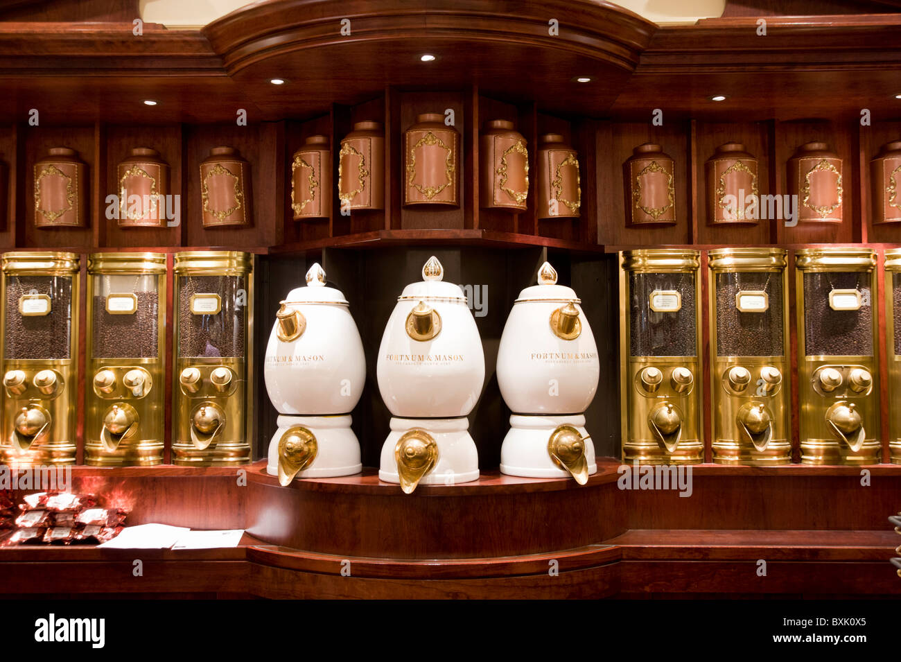 Frischen Kaffee bei Fortnum & Mason, London, England, UK Stockfoto Frischen Kaffee bei Fortnum & Mason, London, England, UK Stockfoto