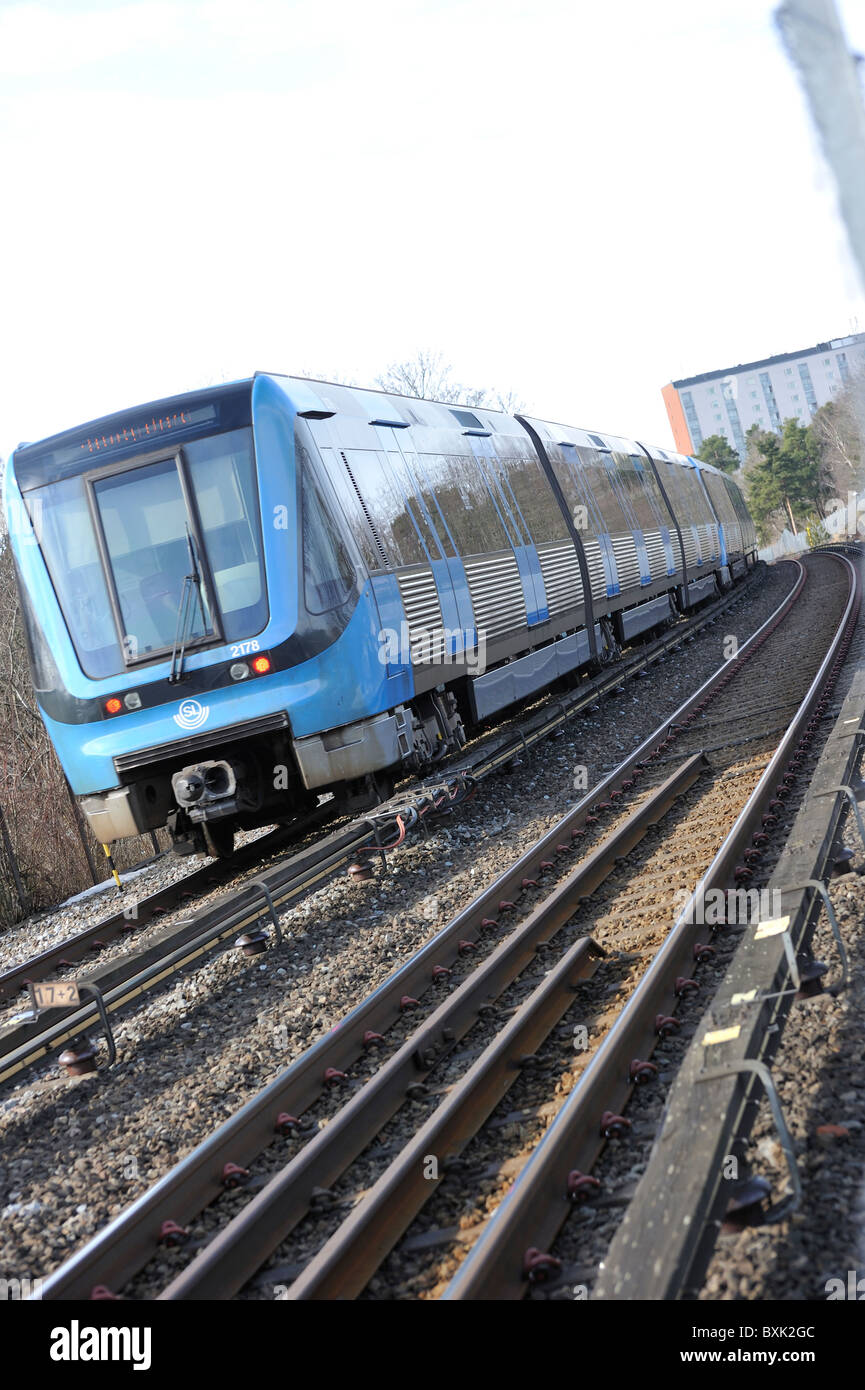 U-Bahn-Zug kommend in Richtung der Kamera. Stockfoto