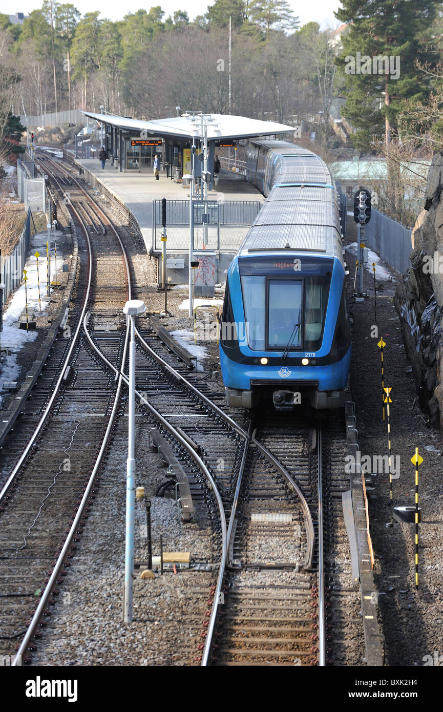 U-Bahn-Zug kommend in Richtung der Kamera. Stockfoto