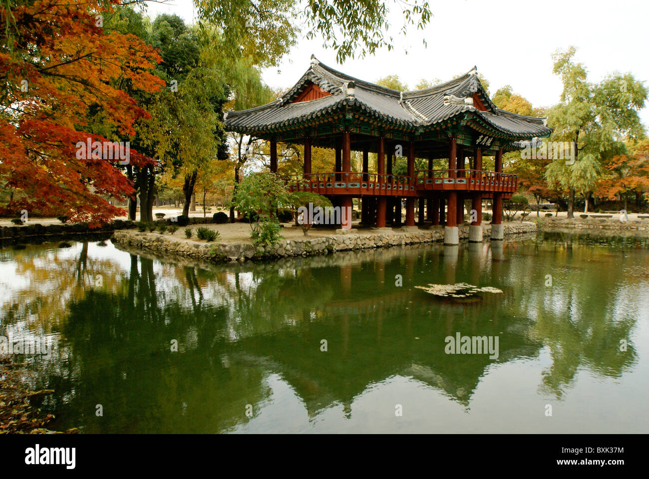 Pavillon im Gwanghalluwon Garten, Namwon, Südkorea Stockfoto