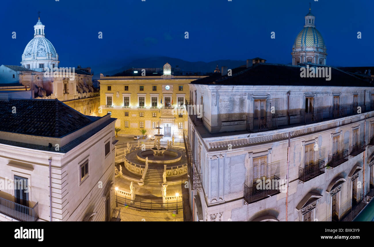 Blick über die Piazza Pretoria, Palermo, Sizilien, Italien Stockfoto