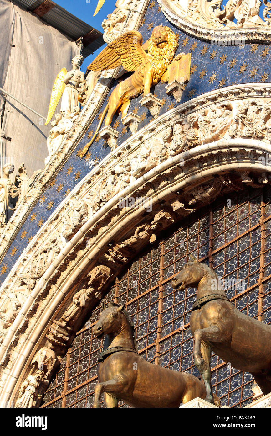 Spezifischen architektonischen Details der Kirche San Marco in Venedig Stockfoto