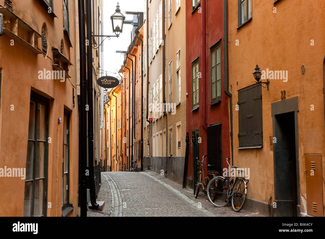 Historische alte Straße in der Altstadt Gamla Stan in Stockholm Schweden Stockfoto