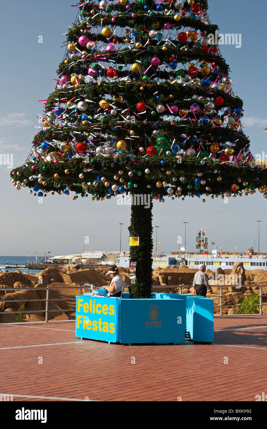 Weihnachtsbaum in der Nähe von Las Canteras Strand Stockfoto