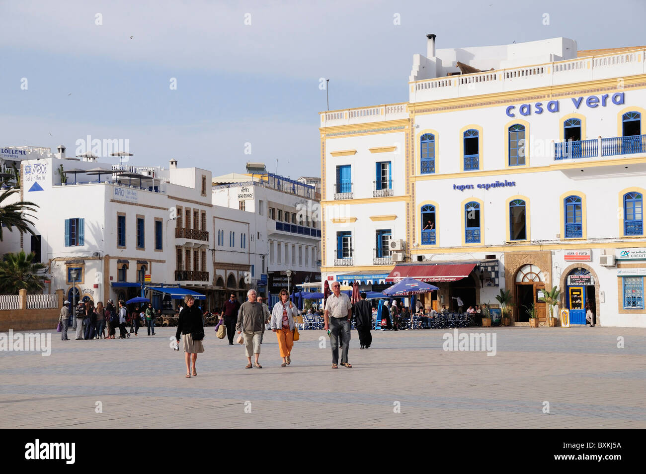 Cafés am Place Moulay Hassan Stockfoto