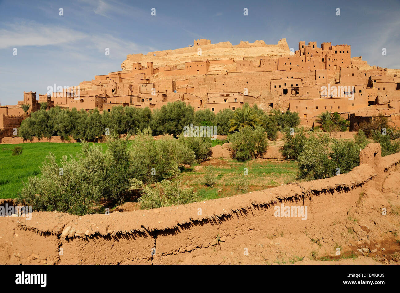 Wand & weiten Blick über Kasbah Ait Benhaddou Stockfoto