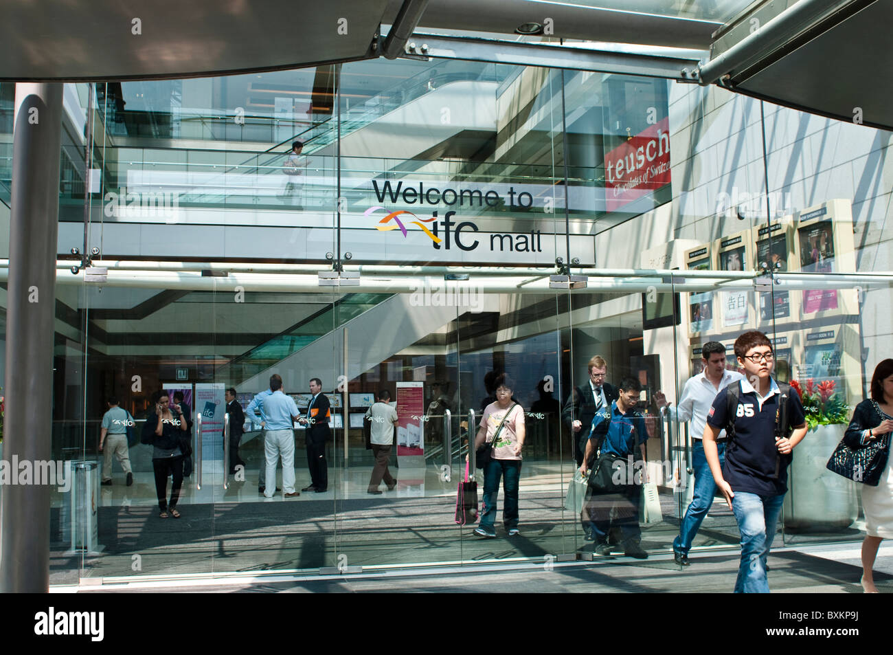 Eingang in die IFC Mall, Hong Kong Insel, China Stockfoto