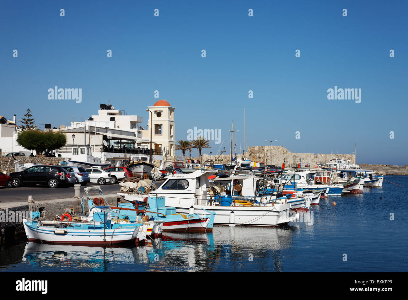 Boote im Hafen, Präfektur Lassithi, Ierapetra, Kreta, Griechenland Stockfoto