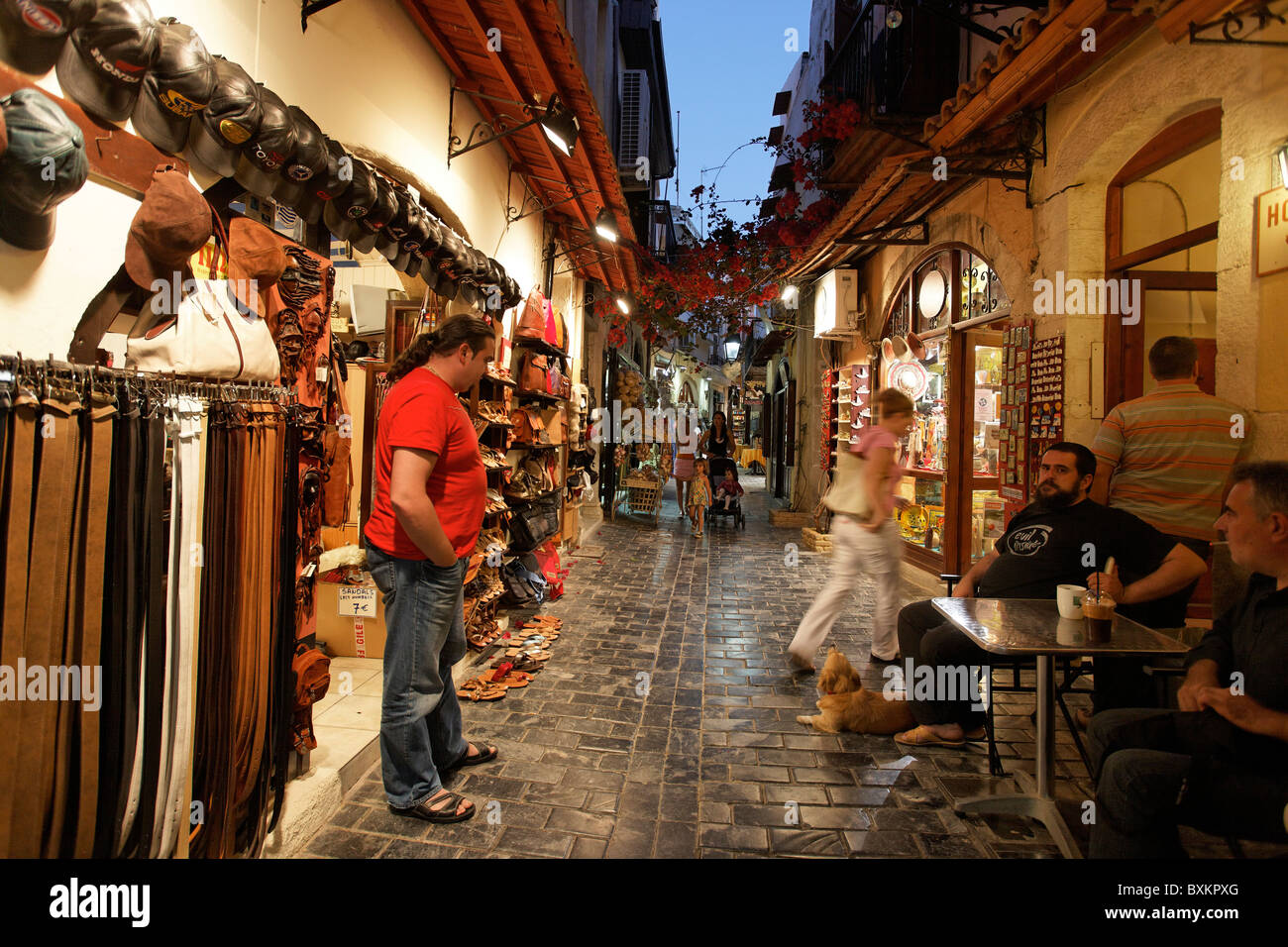 Einkaufsstraße in der alten Stadt, Rethymnon, Kreta, Griechenland Stockfoto