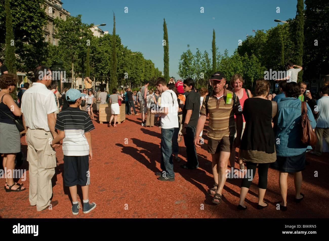 Erwachsene besuchen Paris, Frankreich, Gartenfestival, Champs Ely sieht Bauer Event Stockfoto