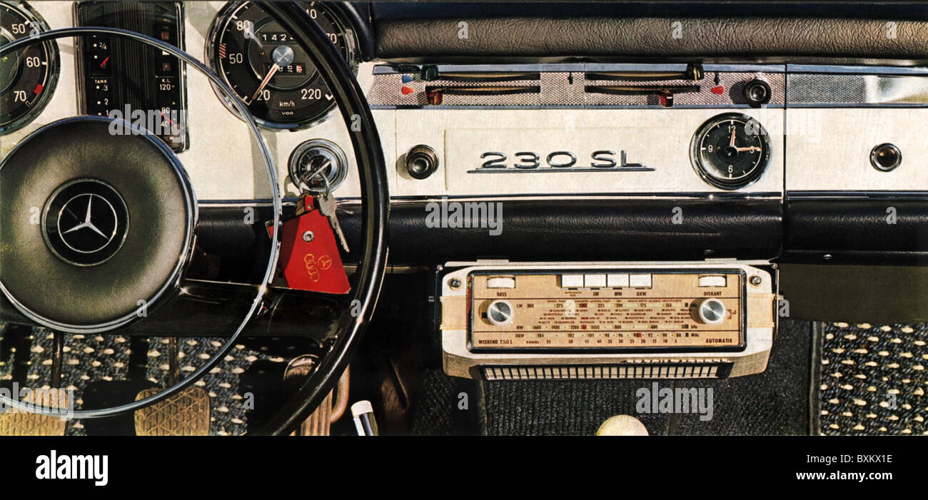 Rundfunk, Radio, Armaturenbrett, Mercedes 230 SL, Mercedes Benz, Deutschland, 1964, Zusatzrechte-Abstimmungen-nicht verfügbar Stockfoto