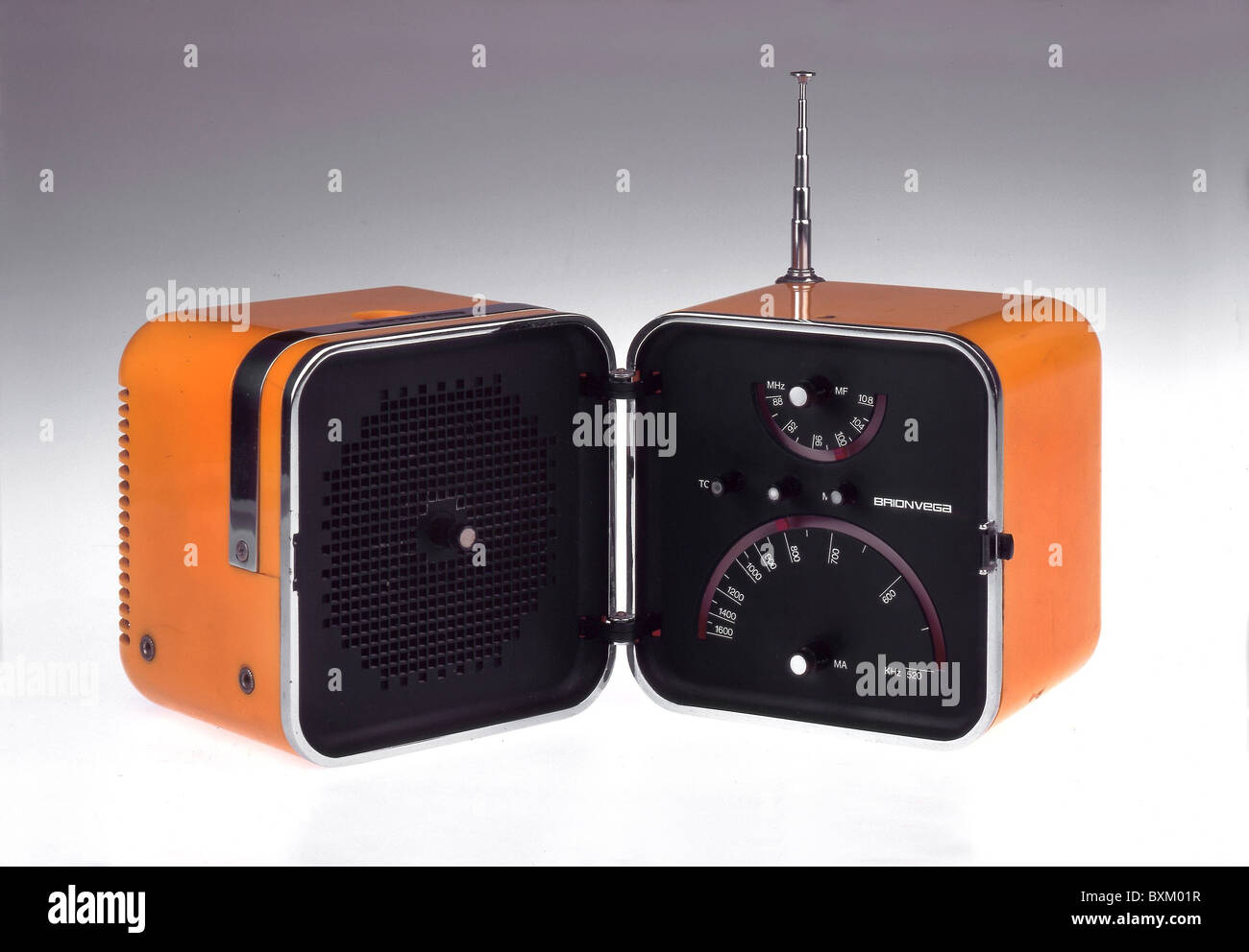 Broadcast, Radio, Radio Set Brionvega ts 502, Italien, 1964, 1960er, 1960er, 20. Jahrhundert, historisch, Design, von Marco Zanuso und Richard Sapper, Würfel, Würfel, mono, Teleskop-Antenne, Radio, Radio, Radio, Radio, Los Collection, Italienisch, Additional-Rights-Clearences-not available Stockfoto