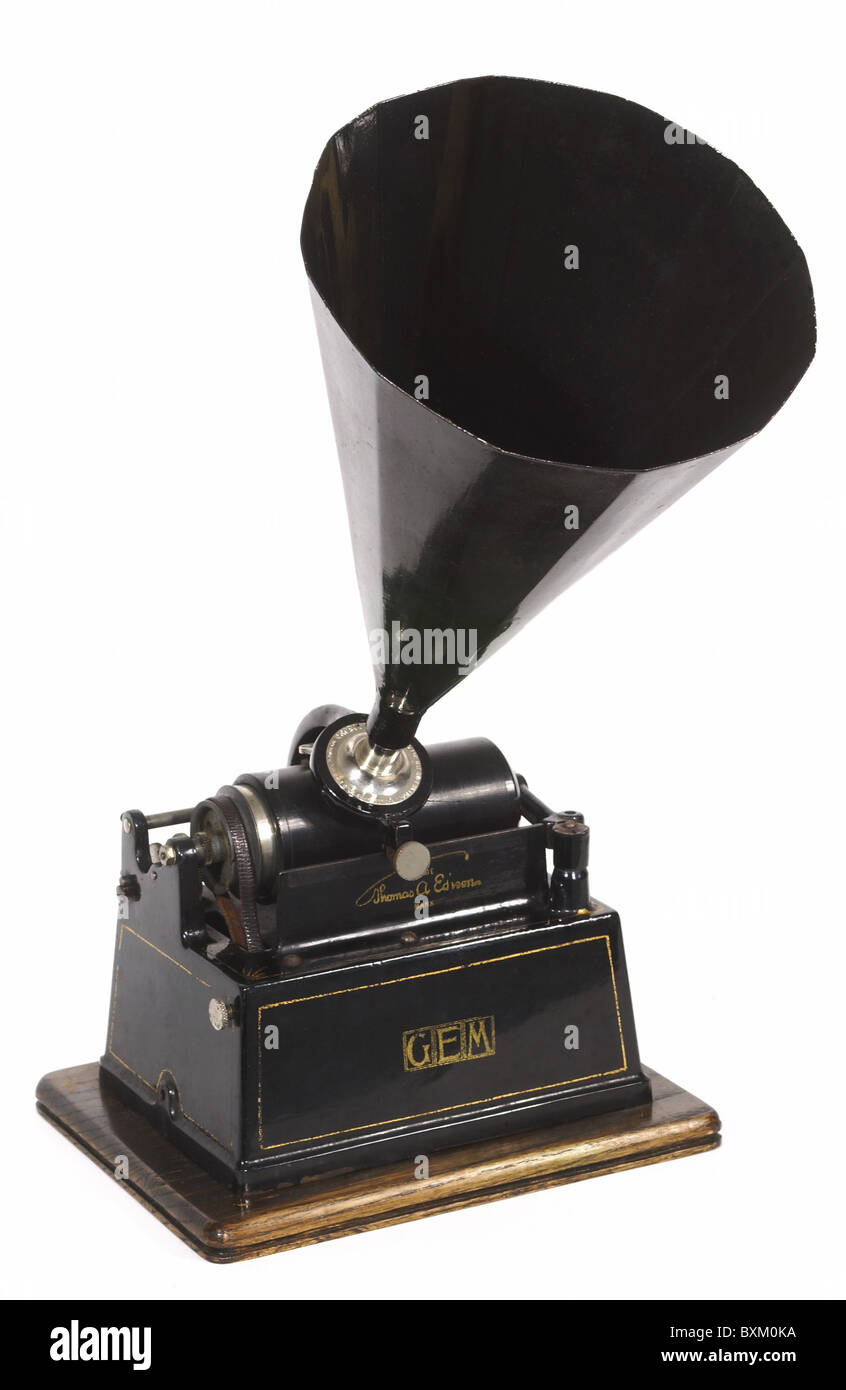 Technik, Grammophon, Typ der Edelstein, billigstes Produkt aus Edison Phonograph-Serie, Musik, Spieler, historisch, historisch, Sprechmaschine für Aufnahme und Spiel, Trompete, Motor, Jahrhundertwende, Uhrwerk, Griff, Griffe, Kurbel, Kurbelarm, Eingriffarm, Kurbeln, Kurbelarme, Eingriffsarme, Erfindung von Thomas A. Edison, Clipping, cut-out, Ausschnitte, 1900er Jahre, 20th Century, zusätzliche-Rights-Clearences-not available Stockfoto