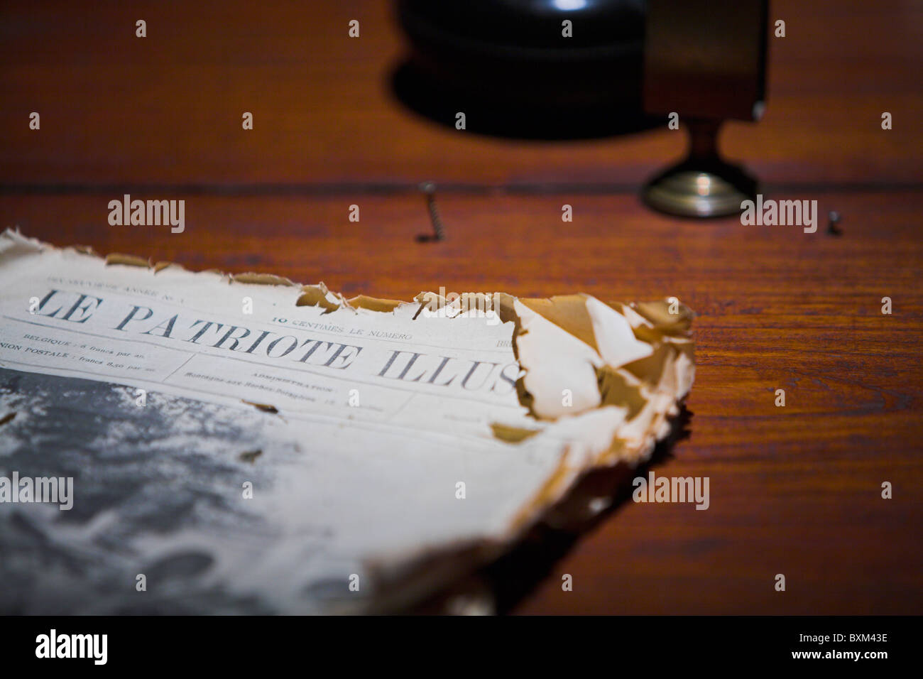 Stock Foto von Stillleben Szene mit alten Zeitung Stockfoto Stock Foto von Stillleben Szene mit alten Zeitung Stockfoto