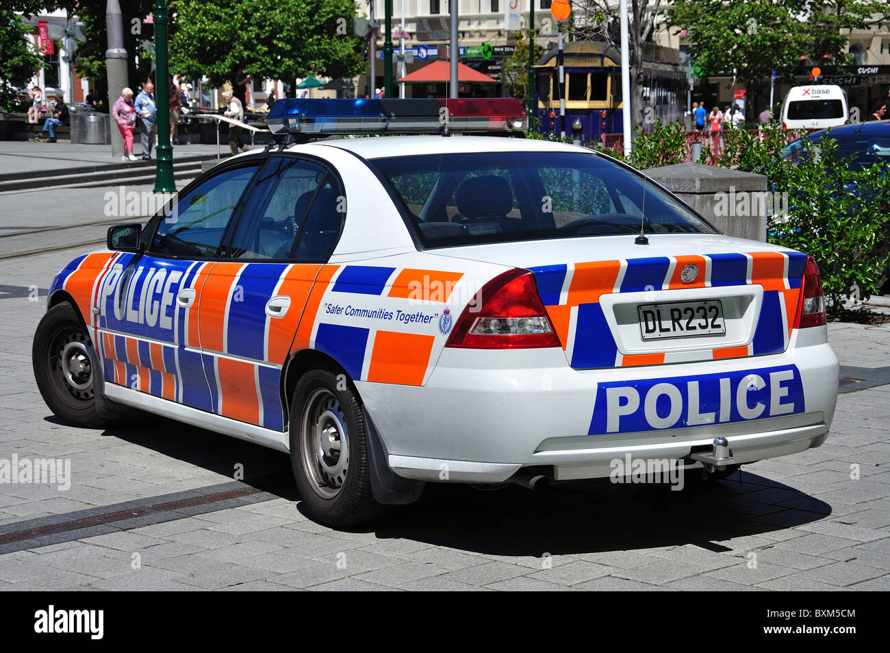 Polizeiauto geparkt in Cathedral Square, Christchurch, Canterbury, Südinsel, Neuseeland Stockfoto