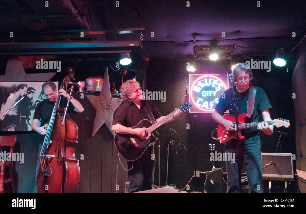 Beale Street, Blues City Cafe, Restaurant und Musik Veranstaltungsort, Gary Hardy & Memphis 2, Rock n Rollband Stockfoto