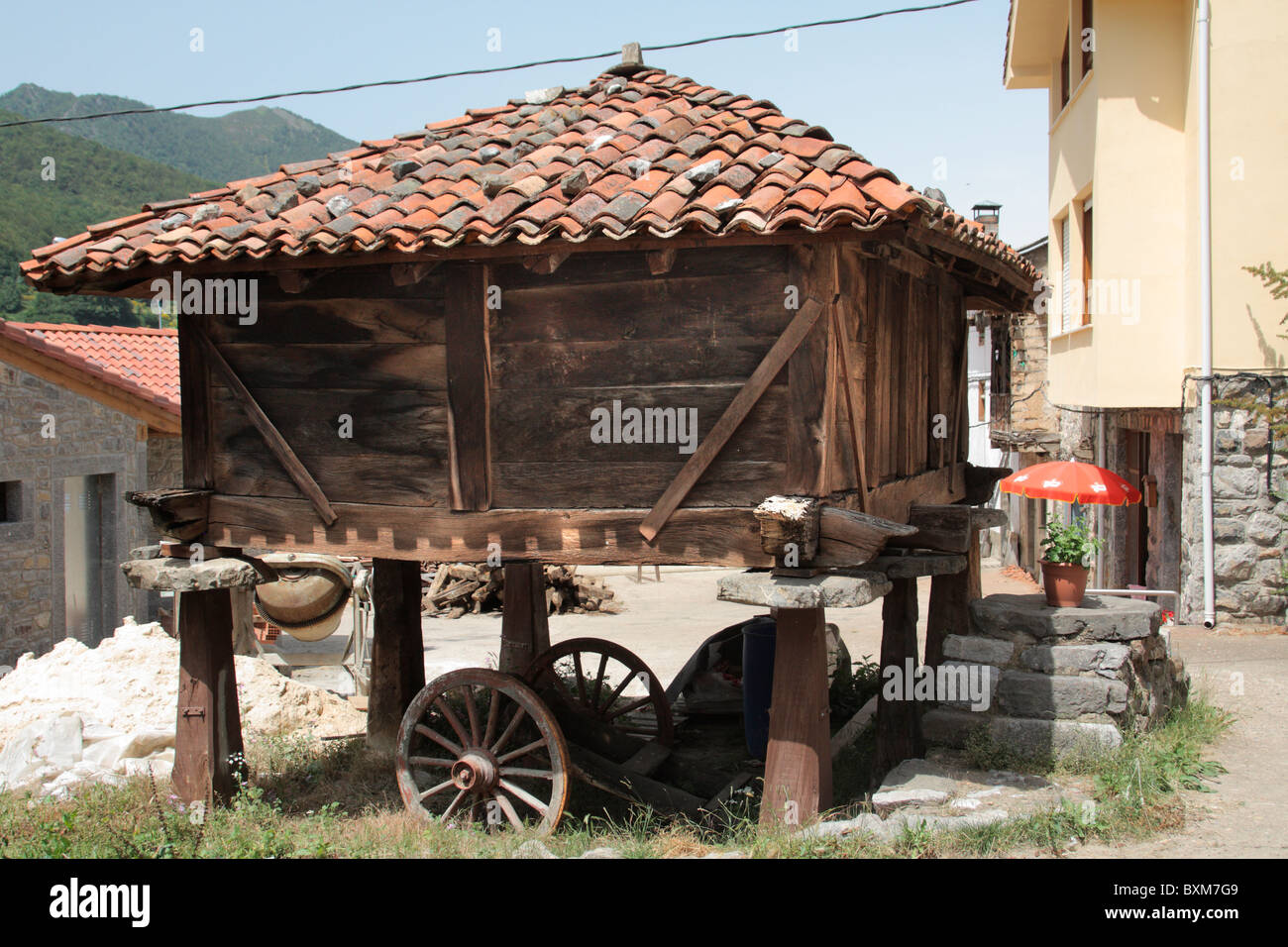 Getreidespeicher in Sta Marina de Valdeón, Leon, Spanien Stockfoto