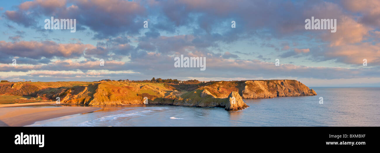 Am Abend Sonnenschein an Three Cliffs Bay, West Glamorgan, Wales Stockfoto