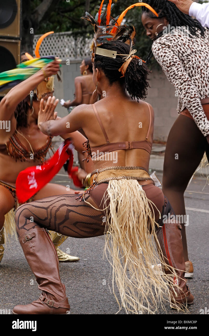 Karibischen Karneval Tänzerinnen der Klang des Calypso-Musik Stockfoto