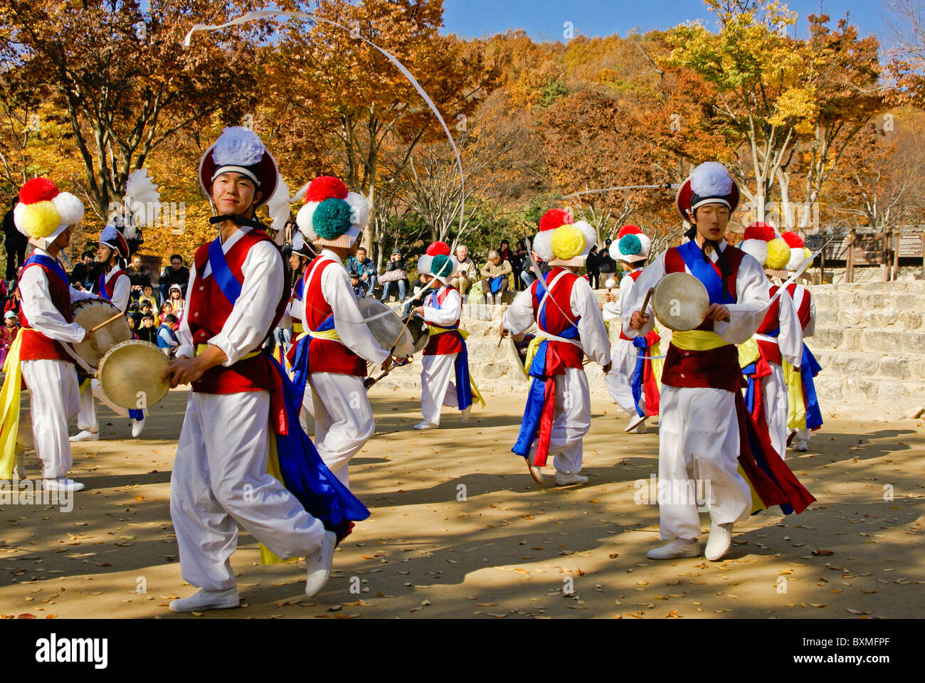 Bauern-Musik und Tanz Performance bei Korean Folk Village, South Korea Stockfoto