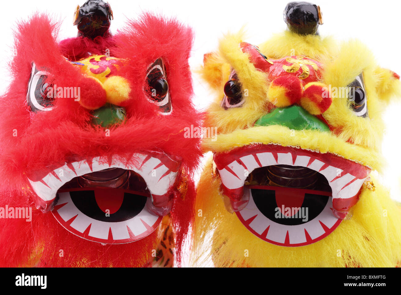 Chinesisches Neujahr Dekoration--paar tanzen Lionon auf weiß, Nahaufnahme. Stockfoto