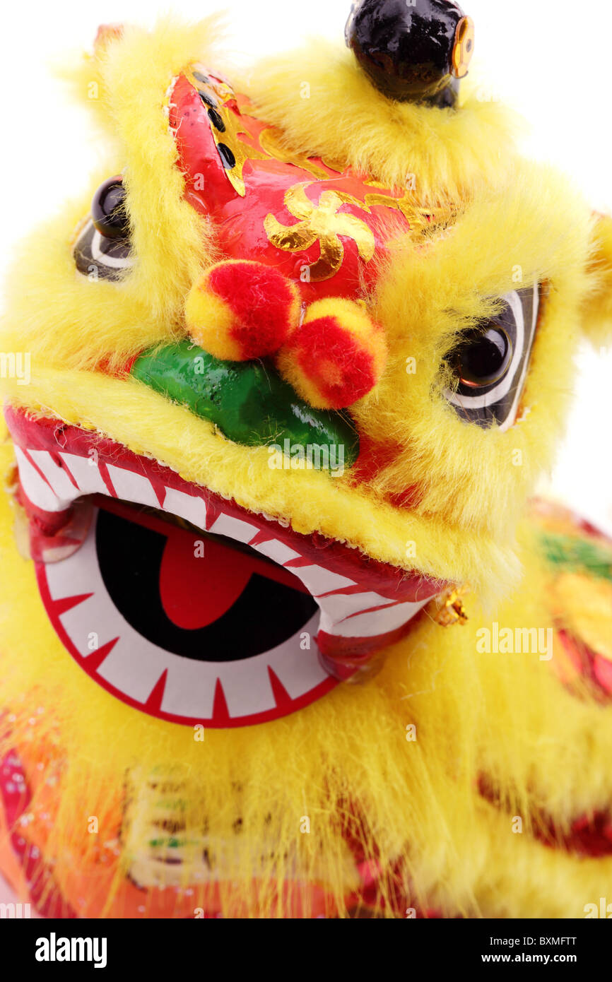 Chinesisches Neujahr Dekoration--Nahaufnahme des Tanzes Lionon auf weiß. Stockfoto