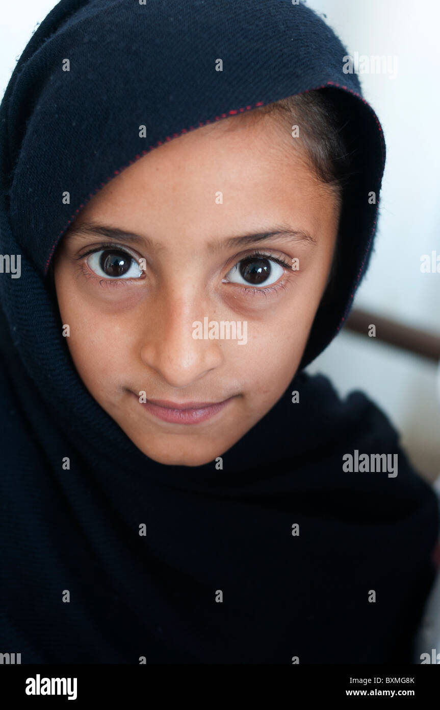 Pakistan nach der Flut. Gandari Klinik. junges Mädchen. Stockfoto