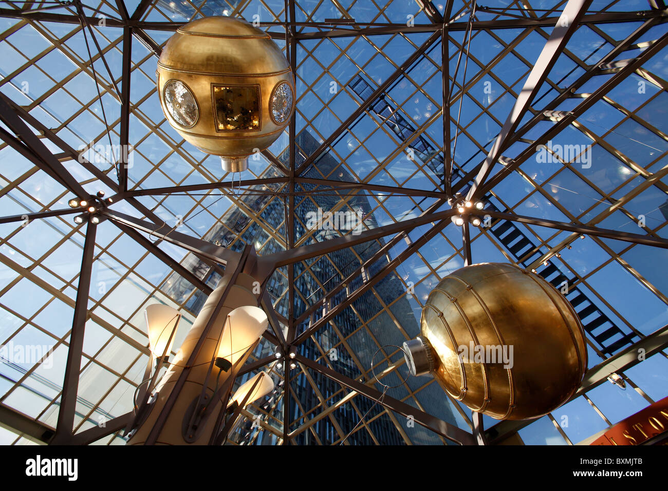Weihnachtsschmuck in eine Shopping-Mall, Boston, Massachusetts Stockfoto