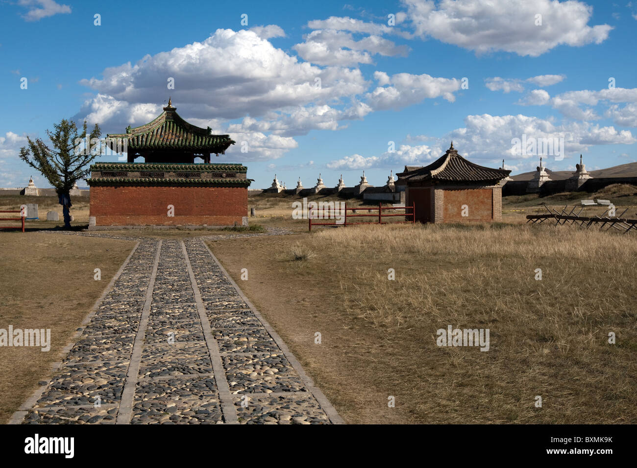 Erdene Zuu Khiid Klosters, Mongolei - Tempel Pfad Stockfoto