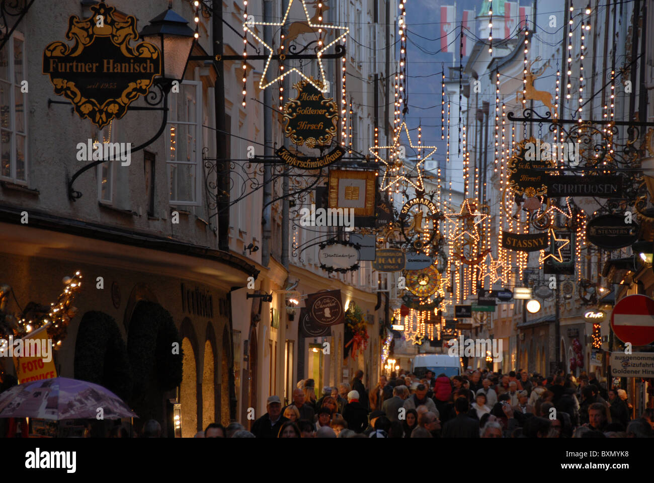 Wetter Weihnachten 2022 Salzburg Salzburg, Getreidegasse, Weihnachten, Österreich Stockfotografie Alamy