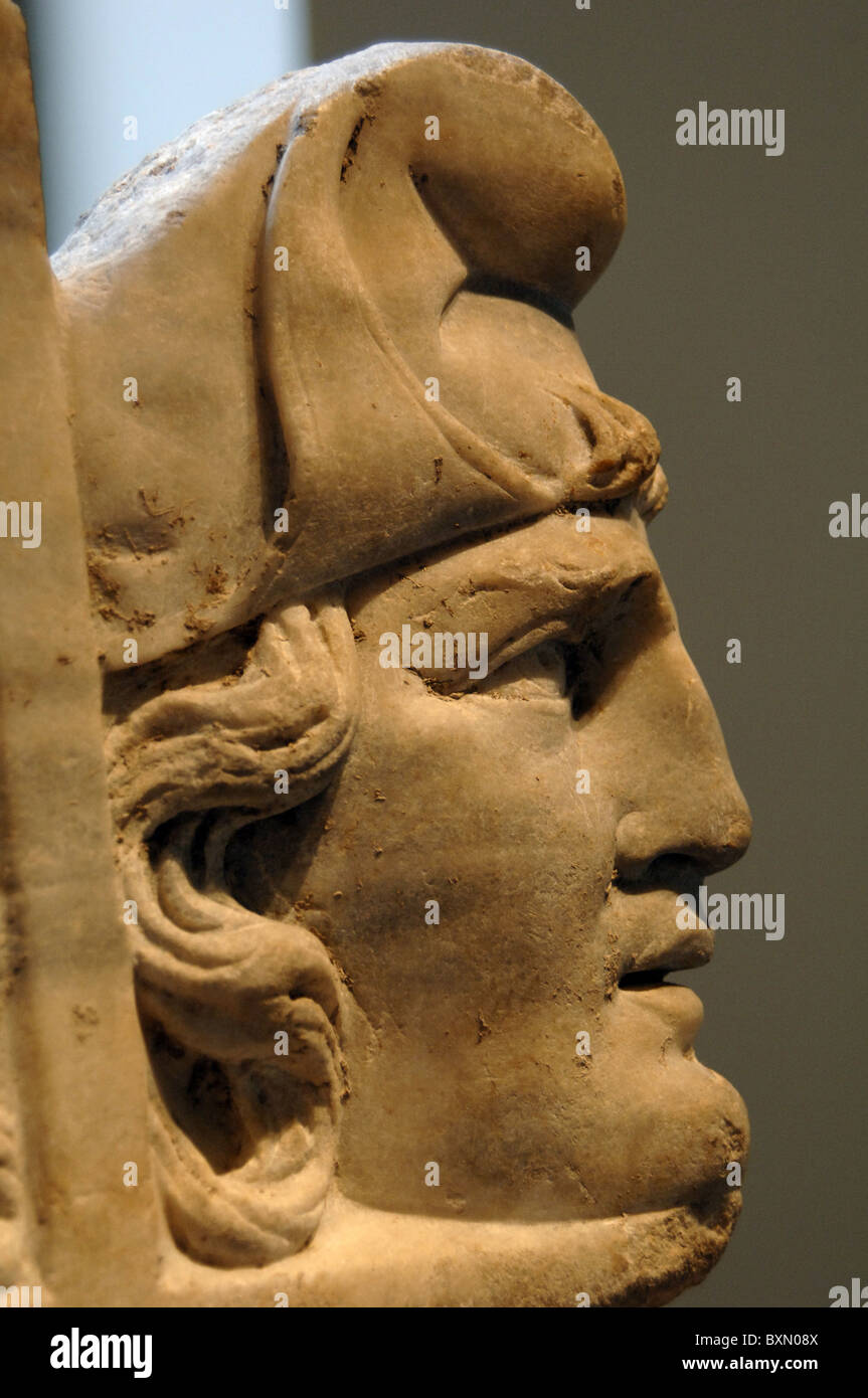Fragmentarische Marmorsarkophag mit Szenen aus der Orestie. 2. Jahrhundert. Antonine Periode. Detail. Stockfoto