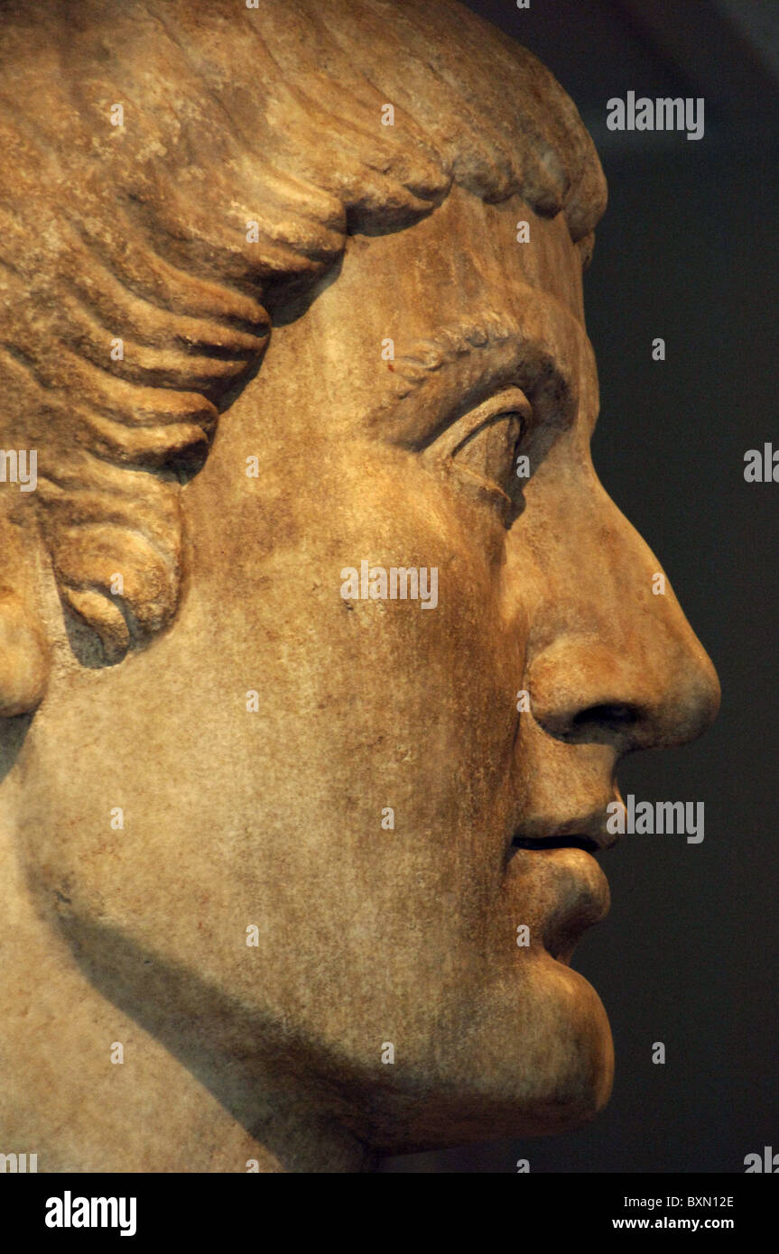 Constantine i., der große (272-337). Römischer Kaiser. Marmor-Porträt Kopf. Ca. 325-370. Späten Kaiserzeit. Konstantinische Zeit. Stockfoto