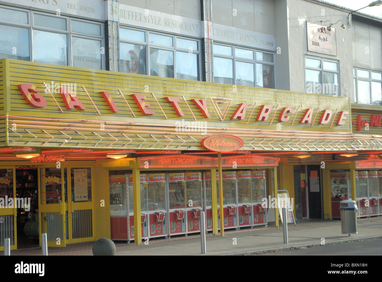 Empty arcade -Fotos und -Bildmaterial in hoher Auflösung – Alamy