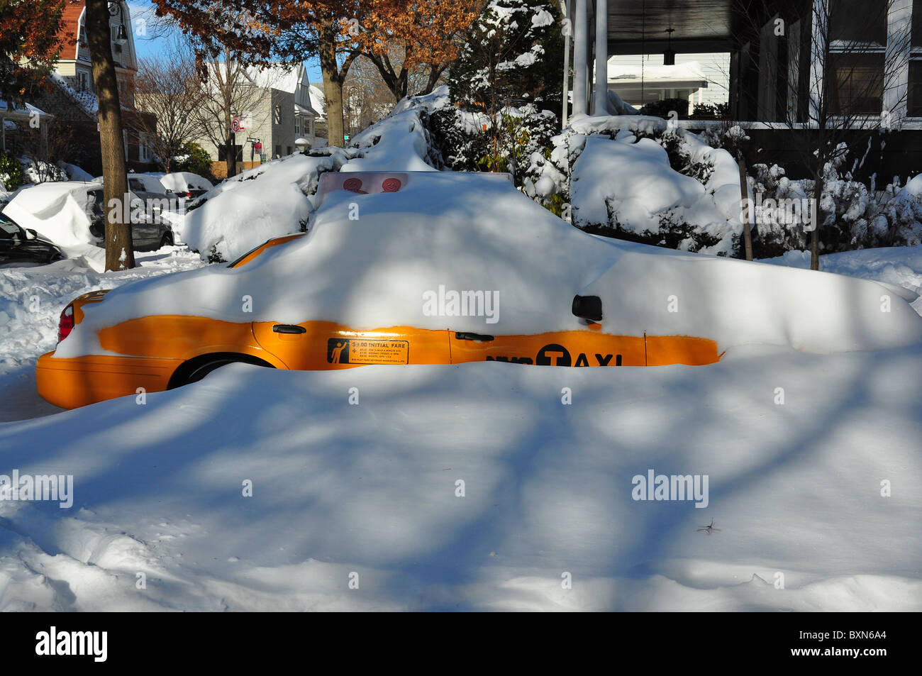 New York yellow Cab ist im Schnee begraben. Stockfoto