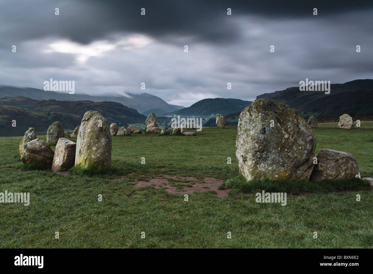 Castlerigg Steinkreis in Großbritannien. Die Steine sind 5000 Jahre alt und ein Denkmal für die Menschen des Alten Brite Stockfoto
