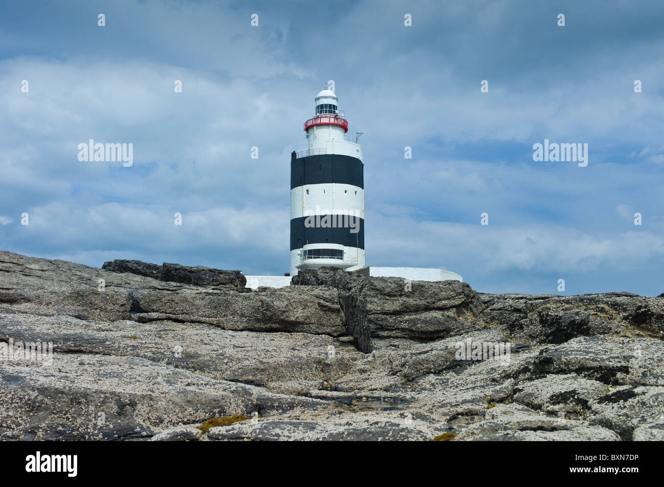 Traditionellen schwarzen und weißen Leuchtturm am südlichen Haken, County Wexford, Irland Stockfoto
