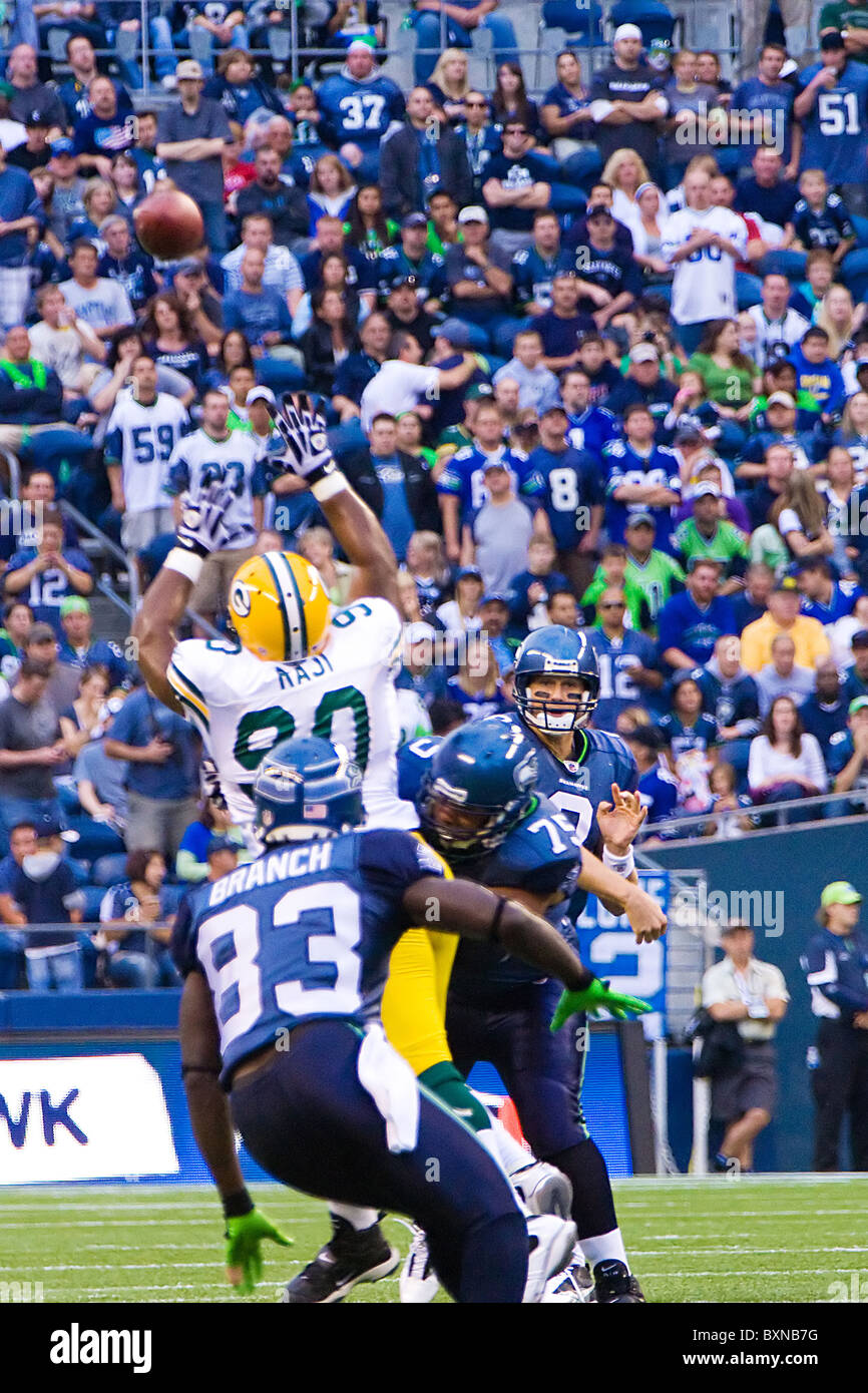 Matt Hasselbeck werfen den Fußball in einem Seattle Seahawks NFL-Spiel gegen die Green Bay Packers. Stockfoto