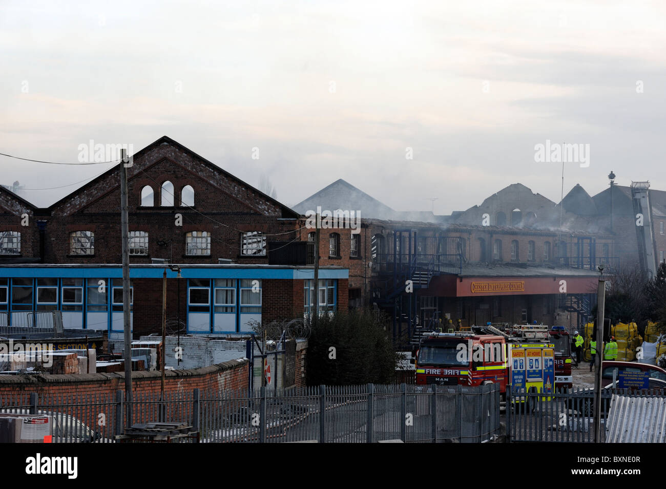 Feuer in Chester Enterprise Mitte Dezember 2010 Stockfotografie Alamy