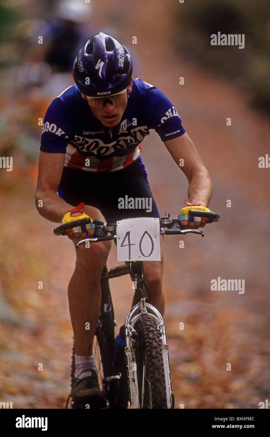 Männliche Mountainbiker ein Rennen. 1993 NY State Championships. Stockfoto