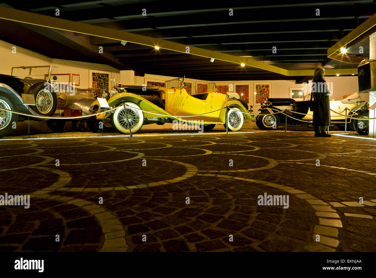 Vintage Antik Gelb Silber Rolls Royce Bugatti Cabrio Automobile Pierre Gianadda Foundation Auto Museum Martigny Wallis Stockfoto