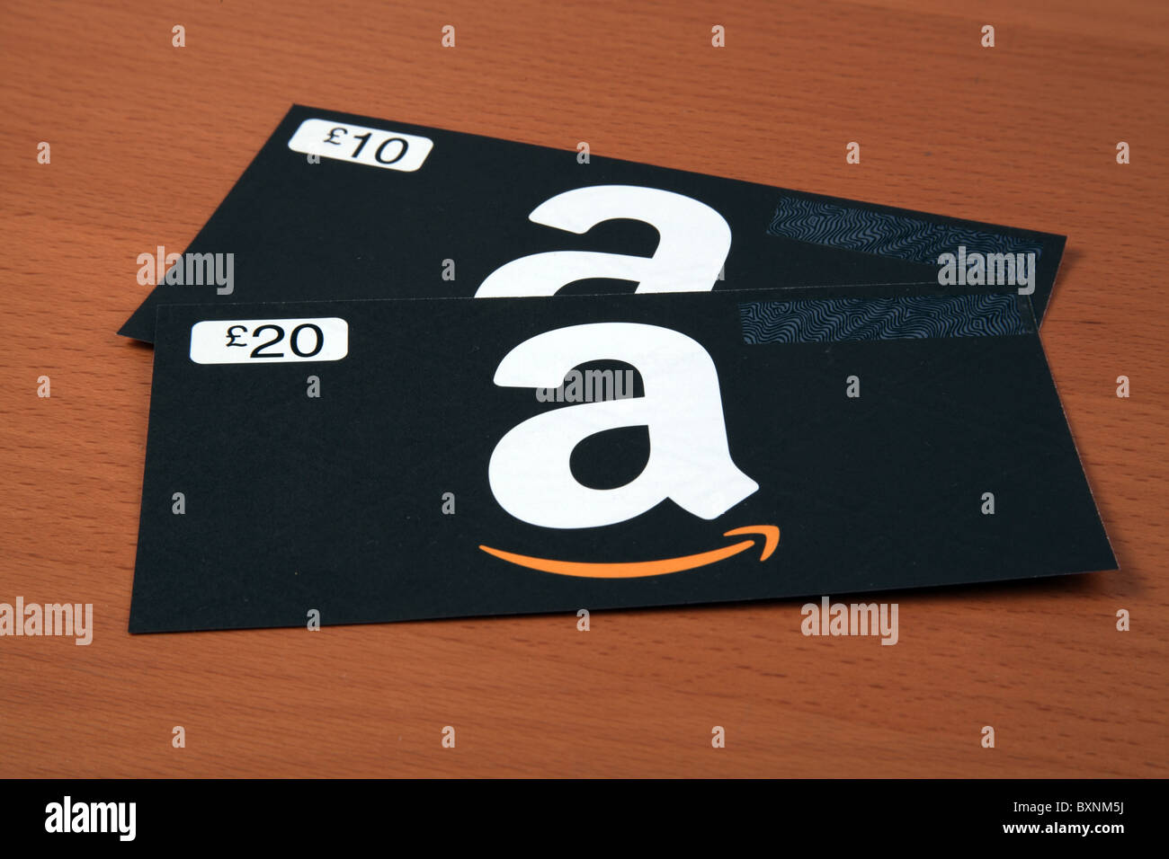 Amazon Gutscheine auf einem Schreibtisch Stockfoto