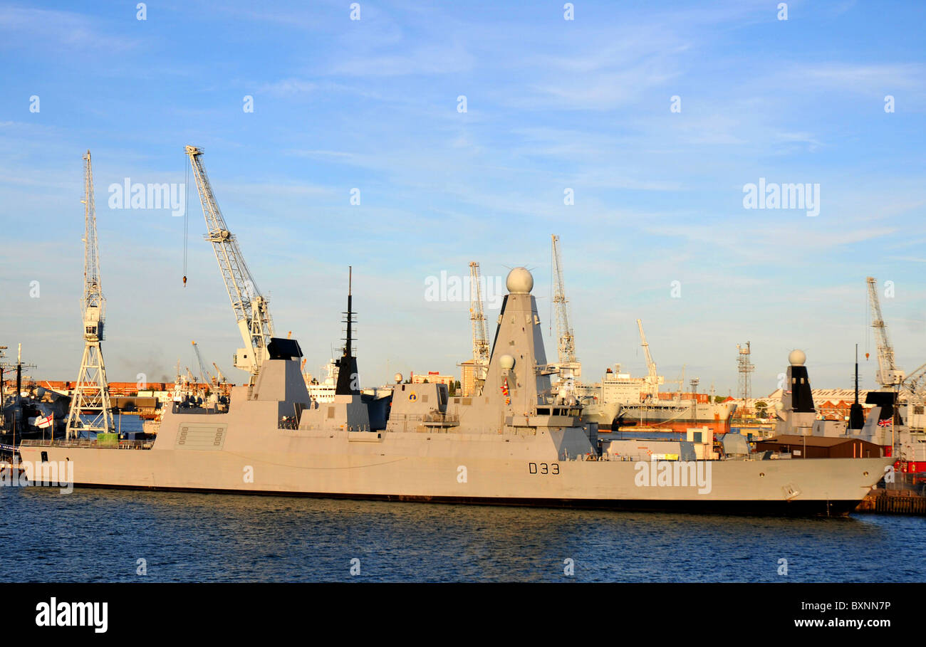 HMS Dauntless. Naval Dockyard in Portsmouth. Portsmouth, Hampshire, England, UK Stockfoto