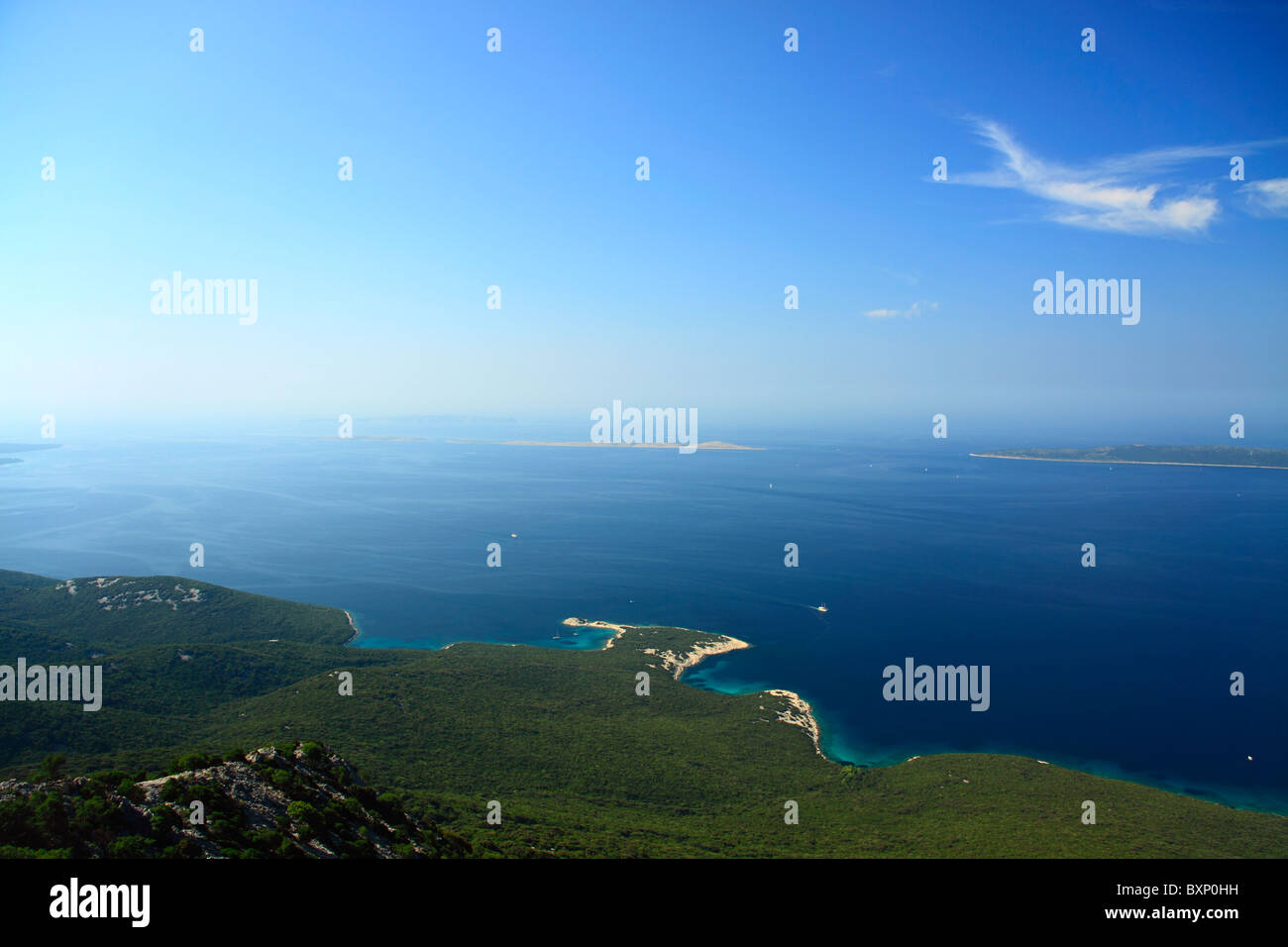 Unije, Vele Srakane und Male Srakane Inseln gesehen von Osorscica Berg auf der Insel Losinj, Kroatien Stockfoto