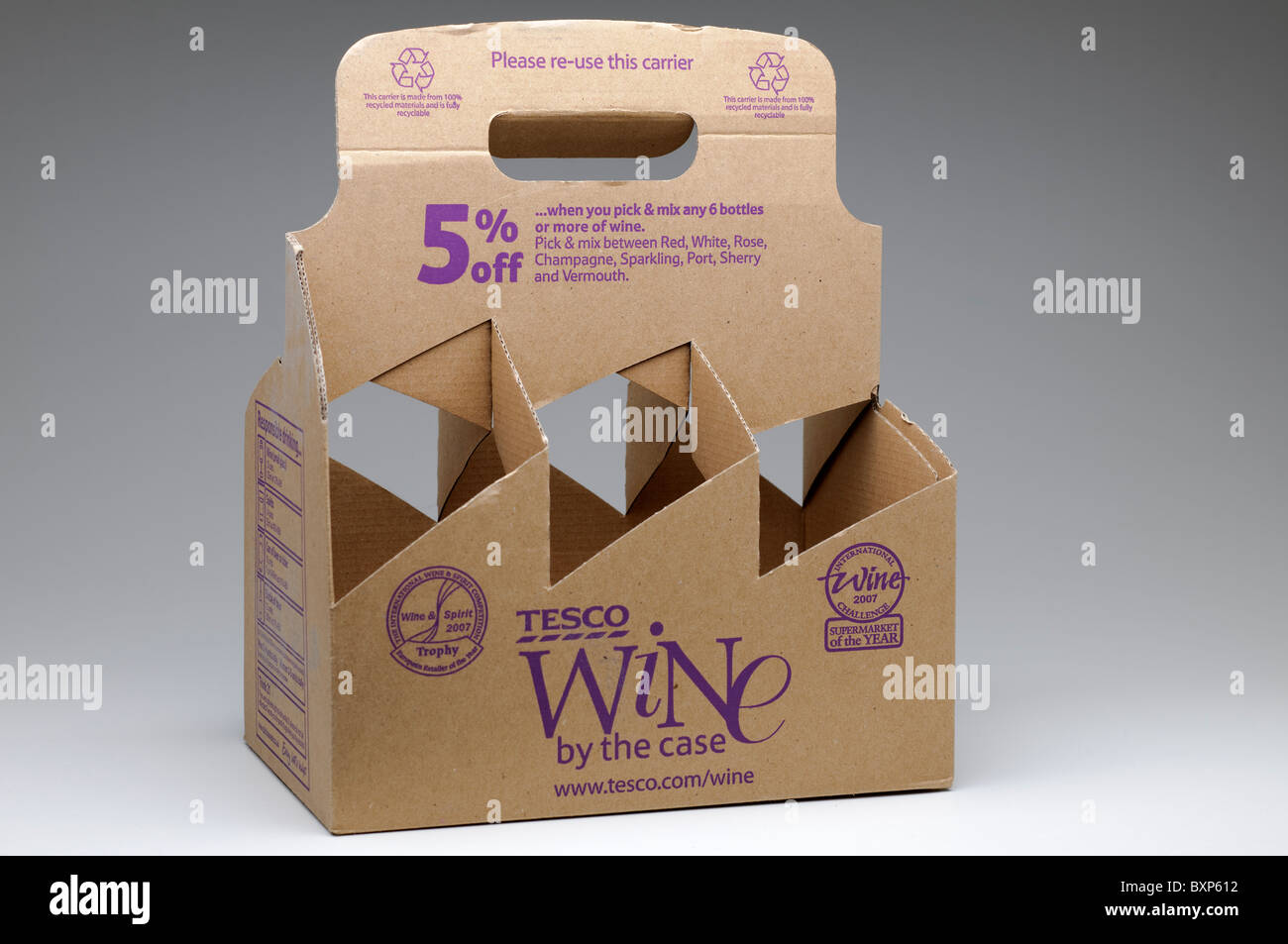 Tesco wiederverwendbare Karton 6 Flasche Fall Stockfoto