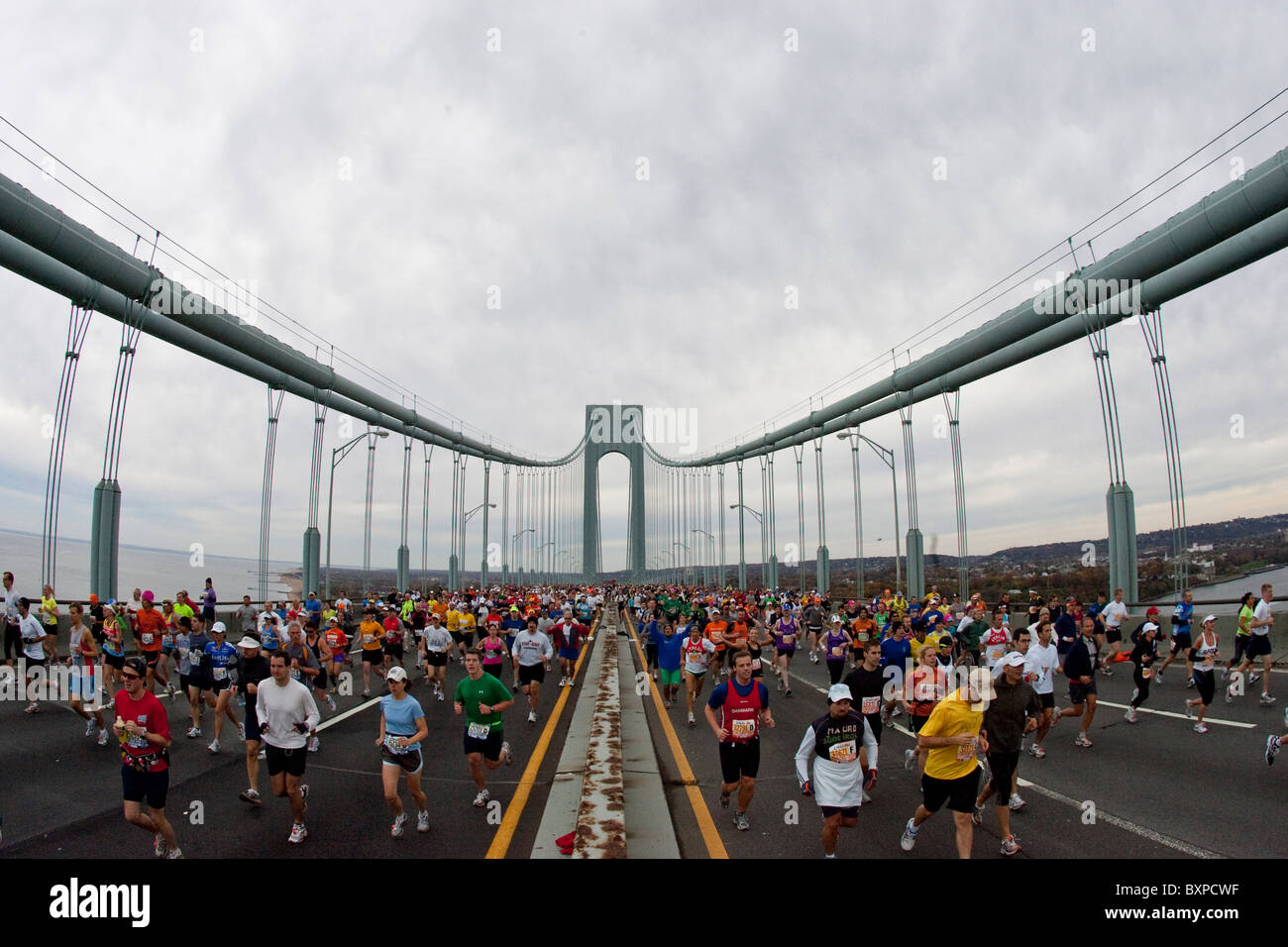 Läufer der Verrazano-Brücke während der New York City Marathon 2009 Stockfoto