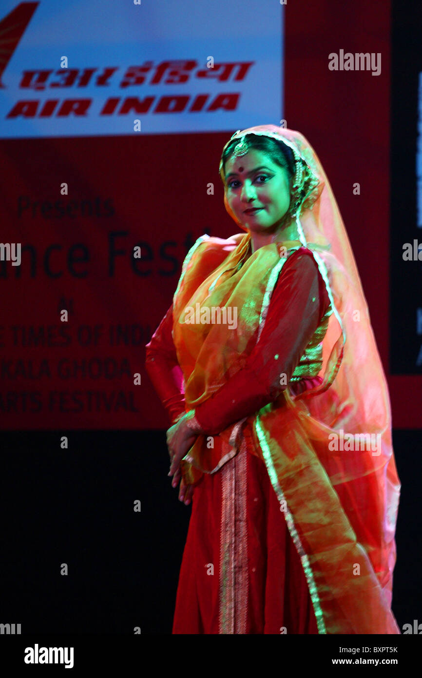 Tänzer beim Kala Ghoda Arts Festival, Mumbai, Indien Stockfoto