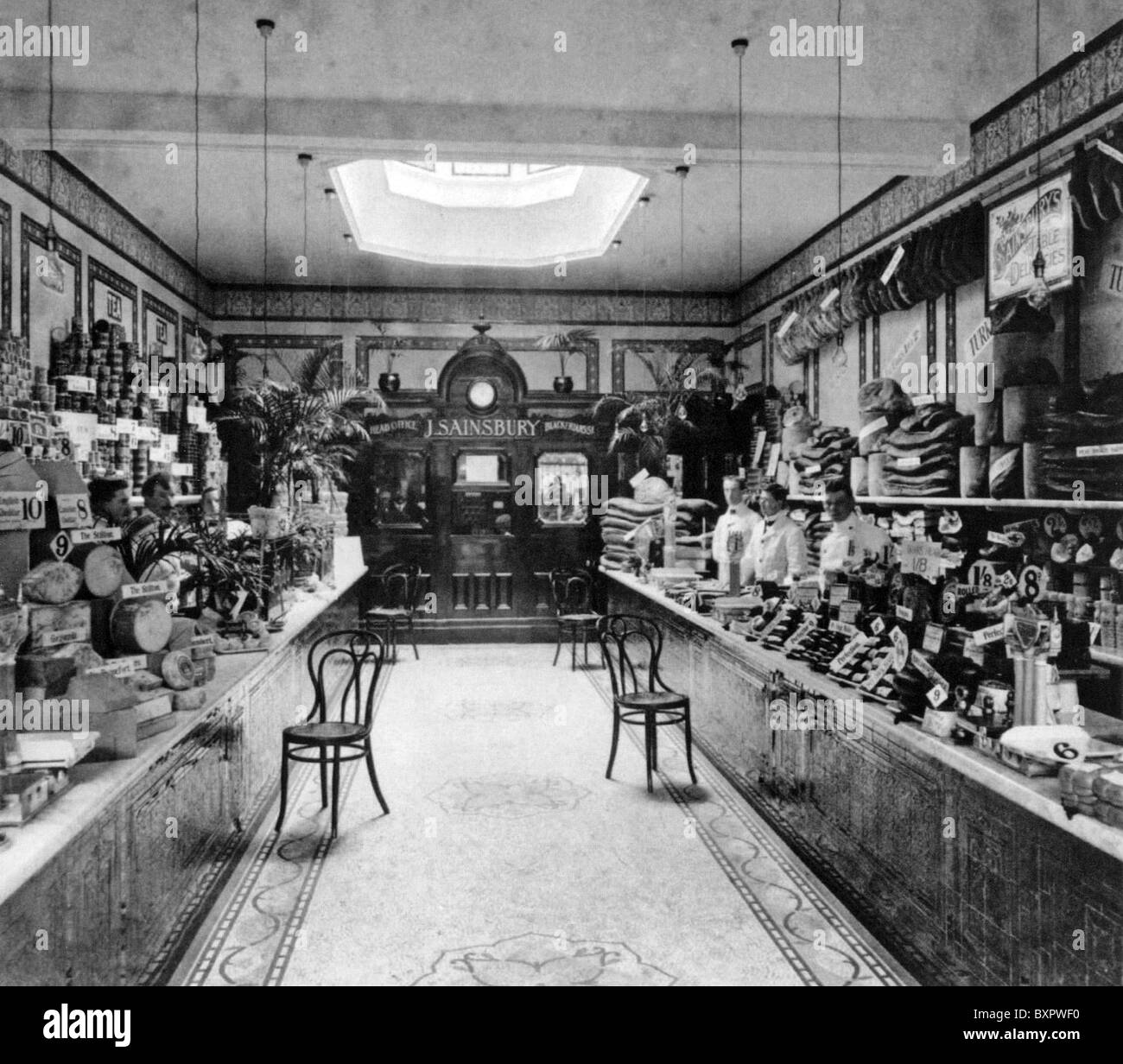 SAINSBURYS speichern in Guildford, Surrey, um 1908 Stockfoto