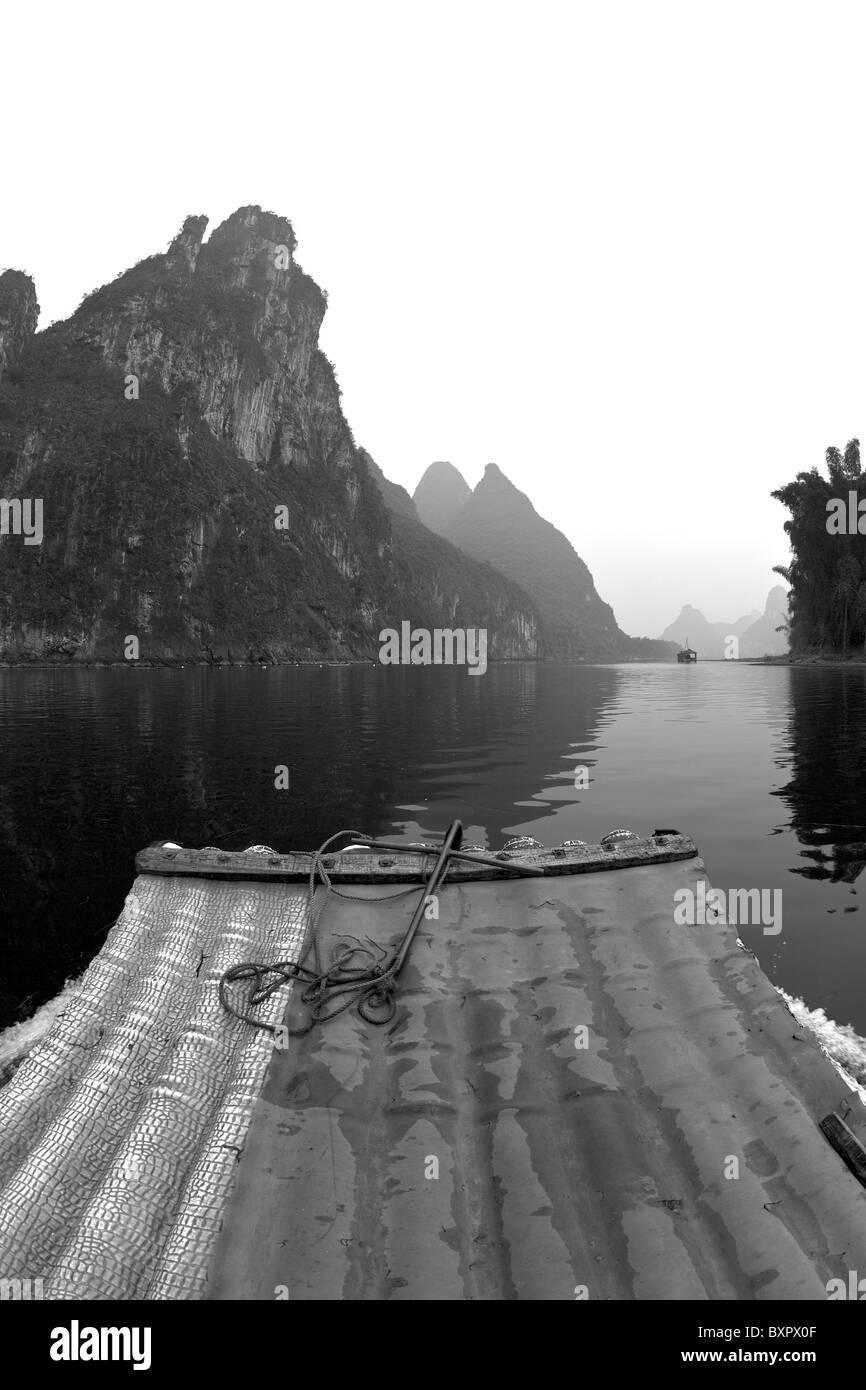 China, Provinz Guangxi, Yangshuo. Karstberge, Li-Fluss. Stockfoto